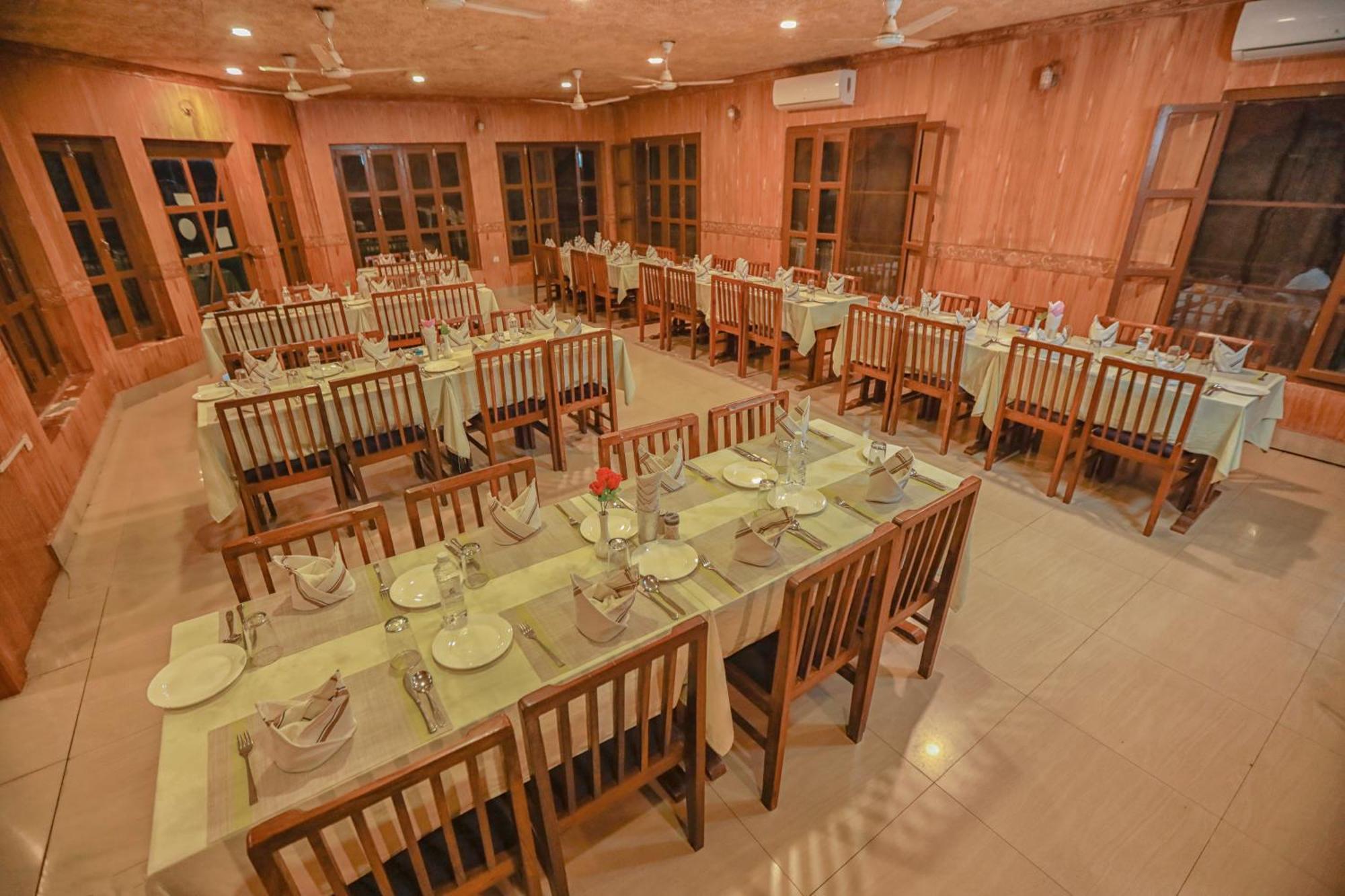 Hotel Wildlife Camp Саураха Экстерьер фото